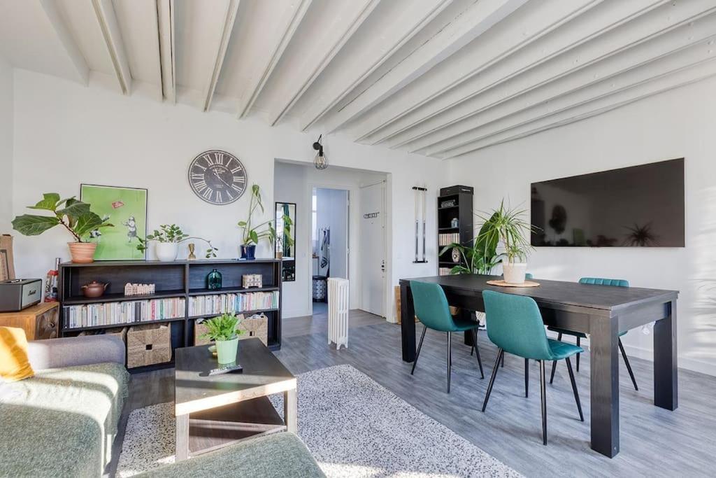 Nice Flat With Billard And View Париж Екстериор снимка