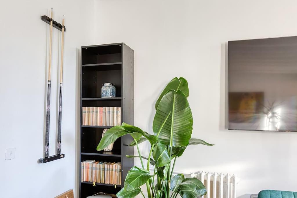 Nice Flat With Billard And View Париж Екстериор снимка