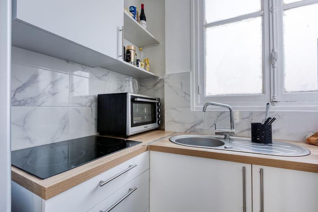 Nice Flat With Billard And View Париж Екстериор снимка